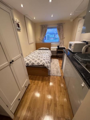Single bed ensuite room